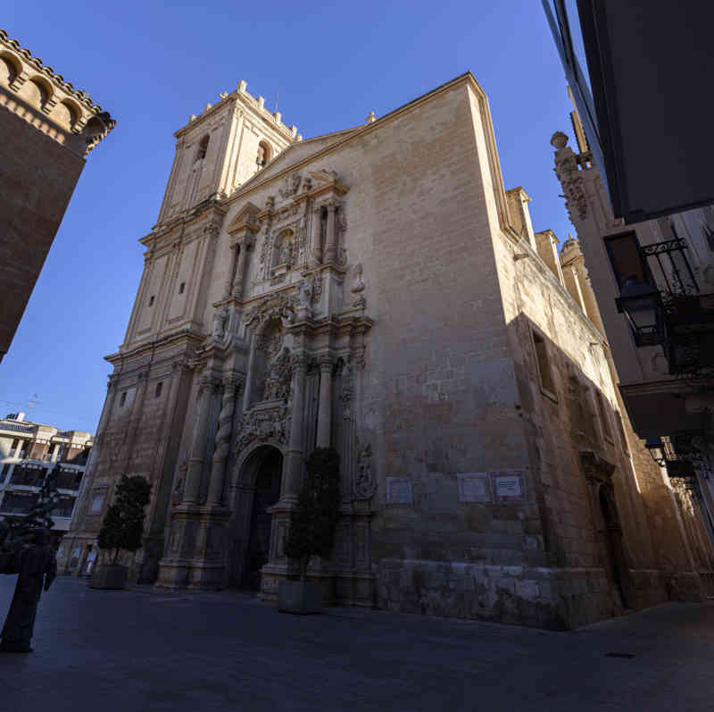 Alicante - Elche 10 - basílica de Santa María.jpg